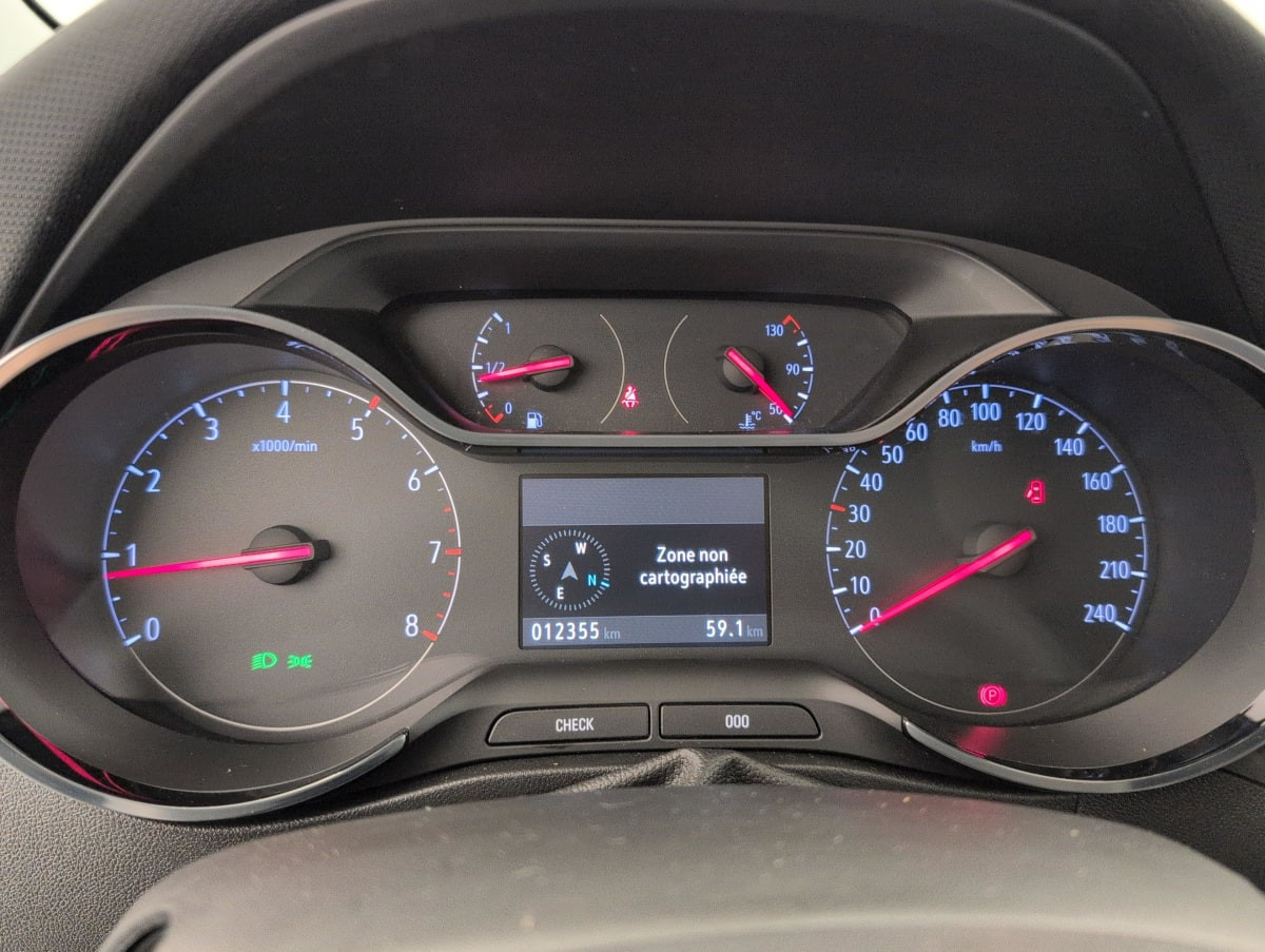 Vente en ligne Opel Crossland X 1.2 Turbo 110 ch BVM6 Elegance Business au prix de 15 120 €