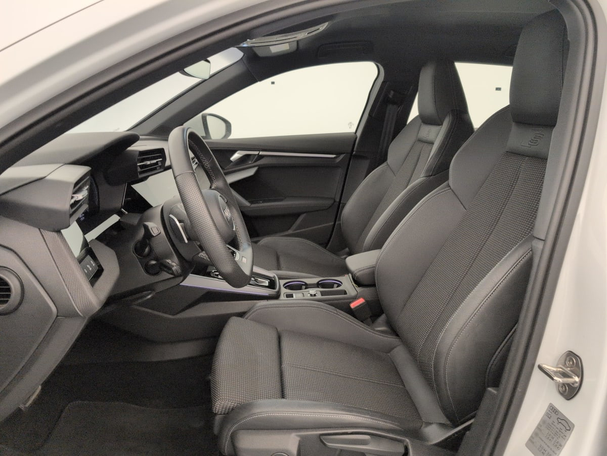 Vente en ligne Audi A3 TFSI e Hybride rechargeable 204 S tronic 6 S line au prix de 34 880 €