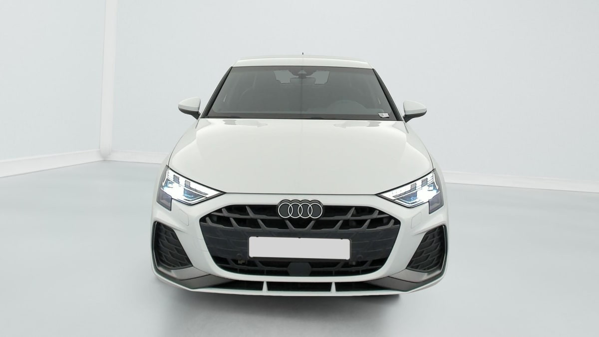 Vente en ligne Audi A3 TFSI e Hybride rechargeable 204 S tronic 6 S line au prix de 34 880 €