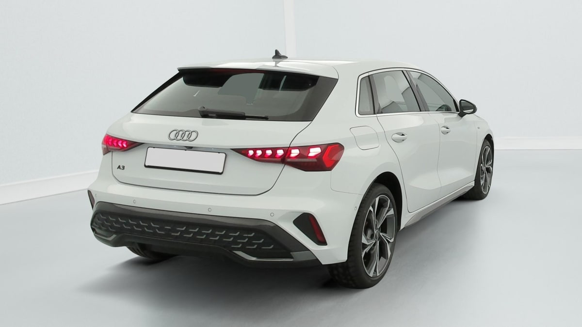 Vente en ligne Audi A3 TFSI e Hybride rechargeable 204 S tronic 6 S line au prix de 34 880 €