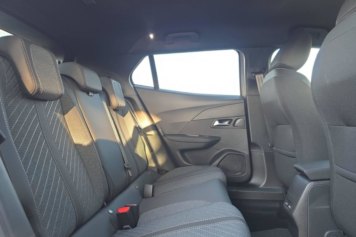 Vente en ligne Peugeot 2008 Hybrid 145 e-DCS6 Allure au prix de 25 220 €