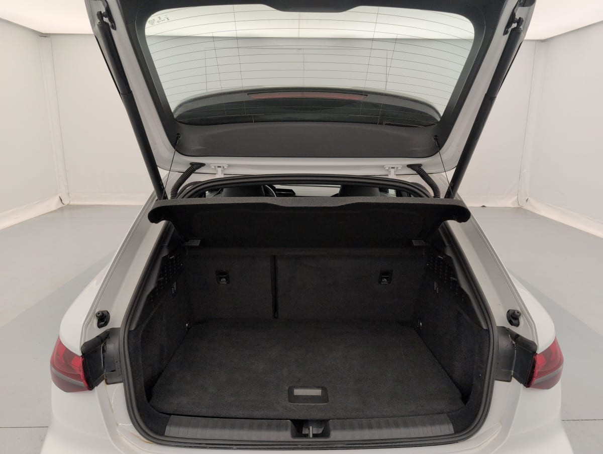 Vente en ligne Audi A3 TFSI e Hybride rechargeable 204 S tronic 6 S line au prix de 34 880 €