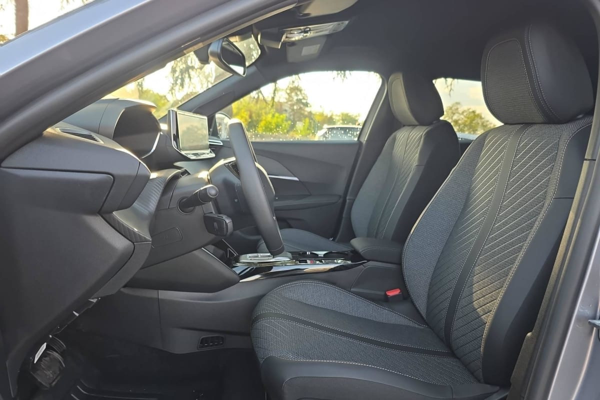 Vente en ligne Peugeot 2008 Hybrid 145 e-DCS6 Allure au prix de 25 220 €