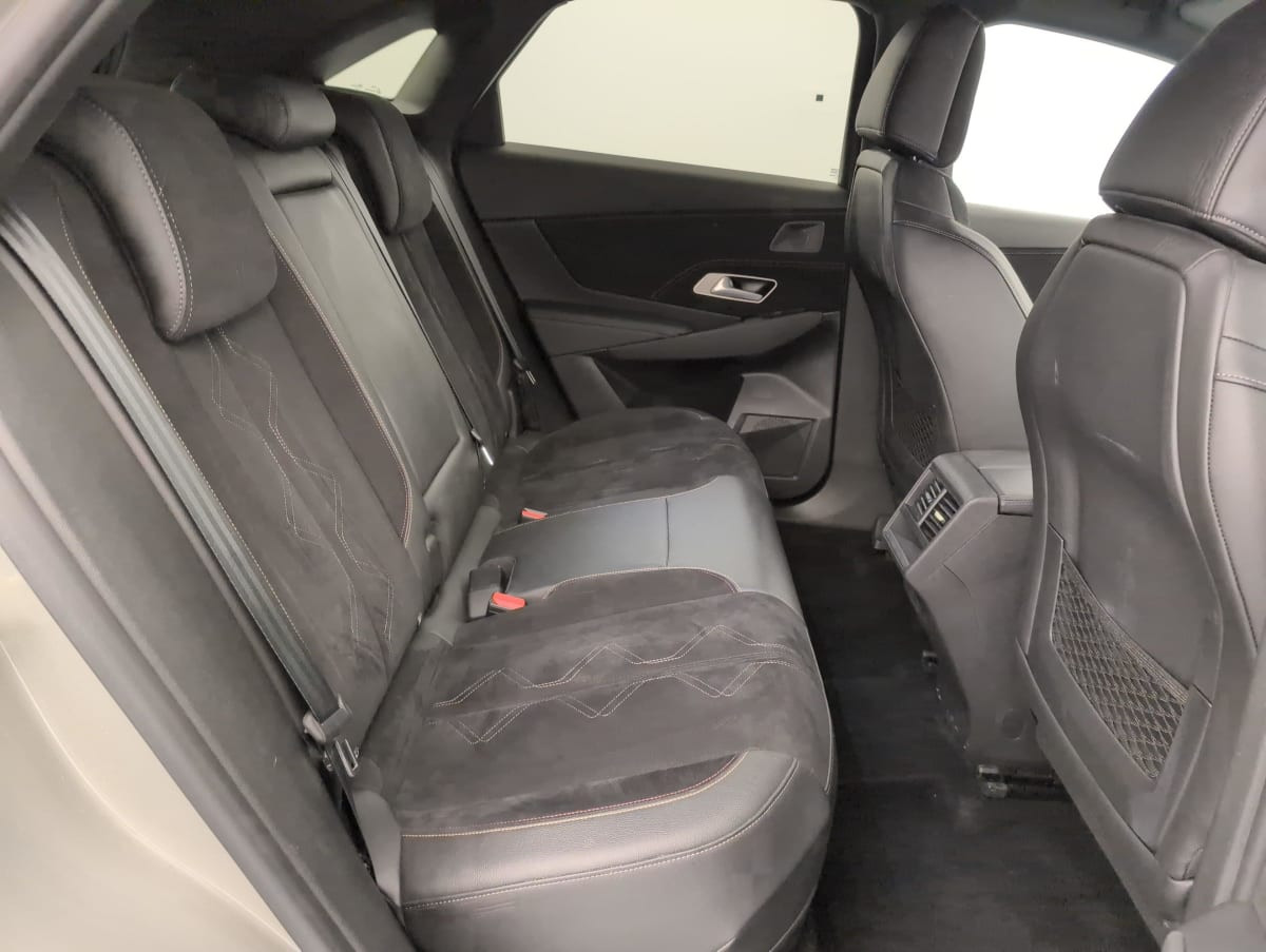 Vente en ligne Ds DS7 Crossback Hybride Rechargeable E-Tense 300 EAT8 4x4 Performance Line + au prix de 31 600 €
