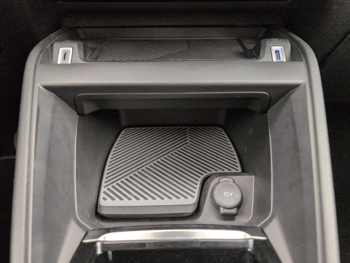 Vente en ligne Citroën C4 PureTech 130 S S EAT8 Shine Pack au prix de 16 770 €