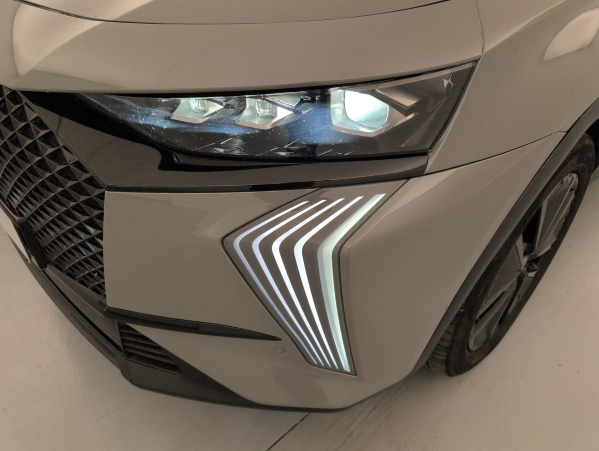 Vente en ligne Ds DS7 Crossback Hybride Rechargeable E-Tense 300 EAT8 4x4 Performance Line + au prix de 31 600 €