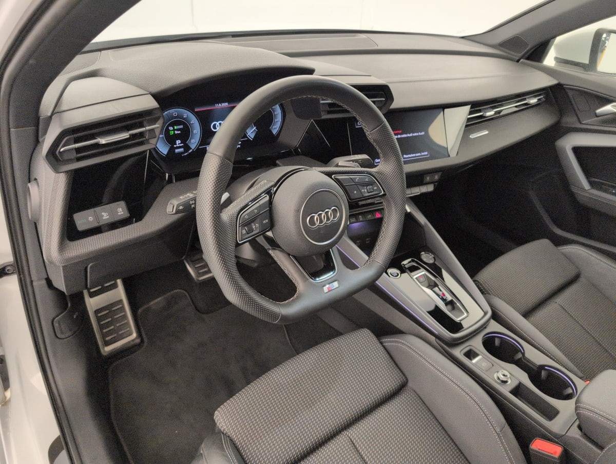Vente en ligne Audi A3 TFSI e Hybride rechargeable 204 S tronic 6 S line au prix de 34 880 €