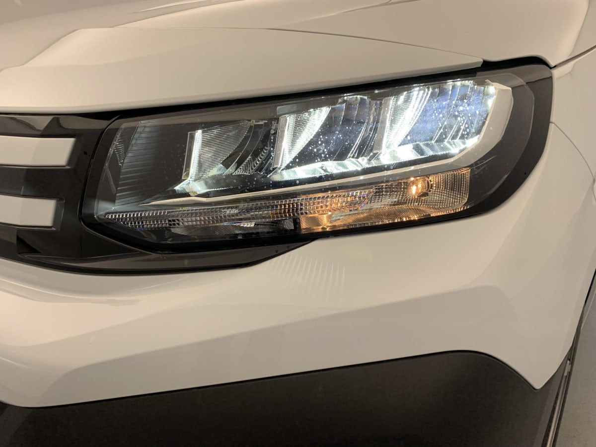 Vente en ligne Peugeot Partner Fourgon PARTNER FGN DIESEL 100 CH M MANUELLE au prix de 21 400 €