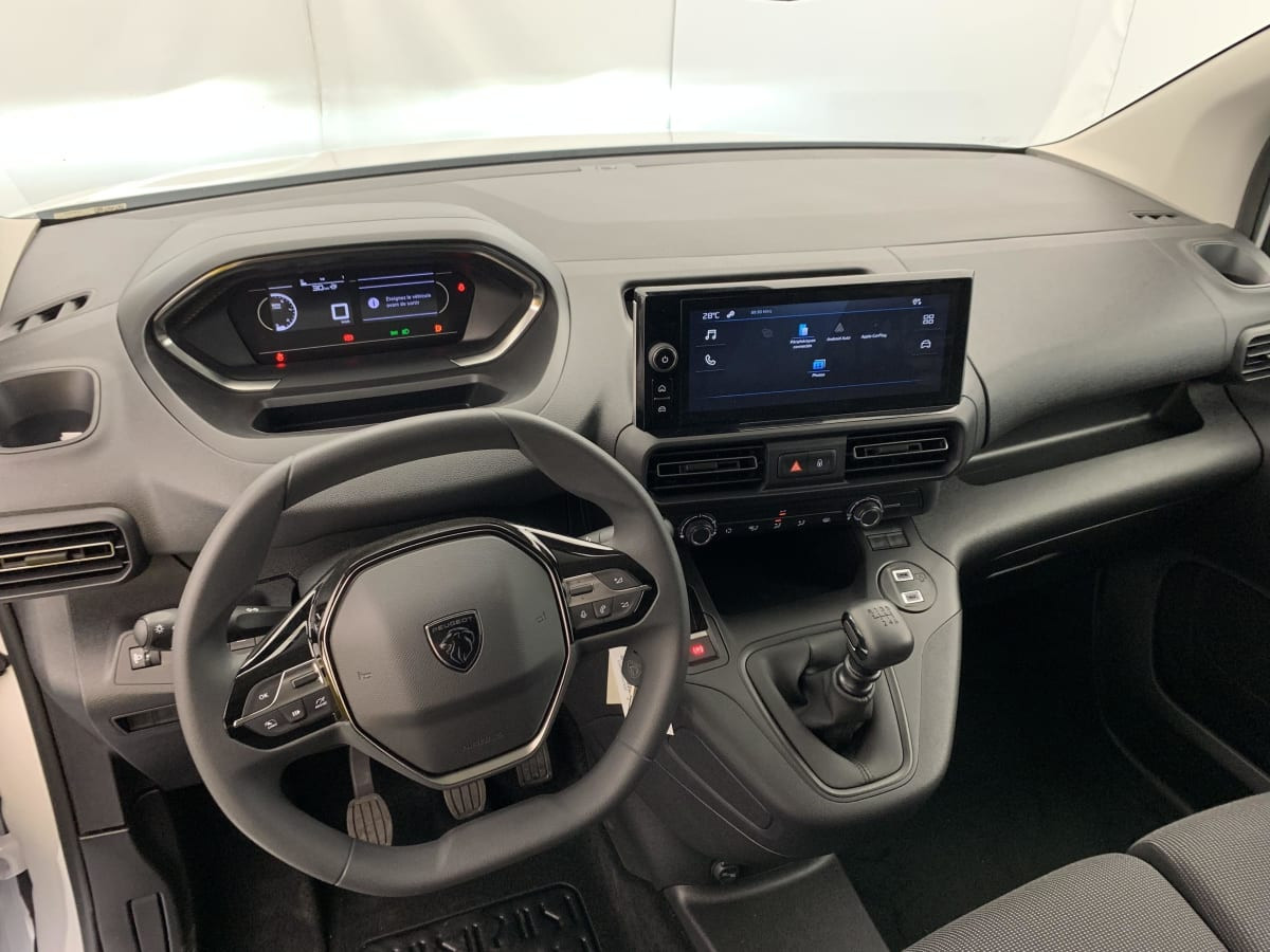 Vente en ligne Peugeot Partner Fourgon PARTNER FGN DIESEL 100 CH M MANUELLE au prix de 21 400 €