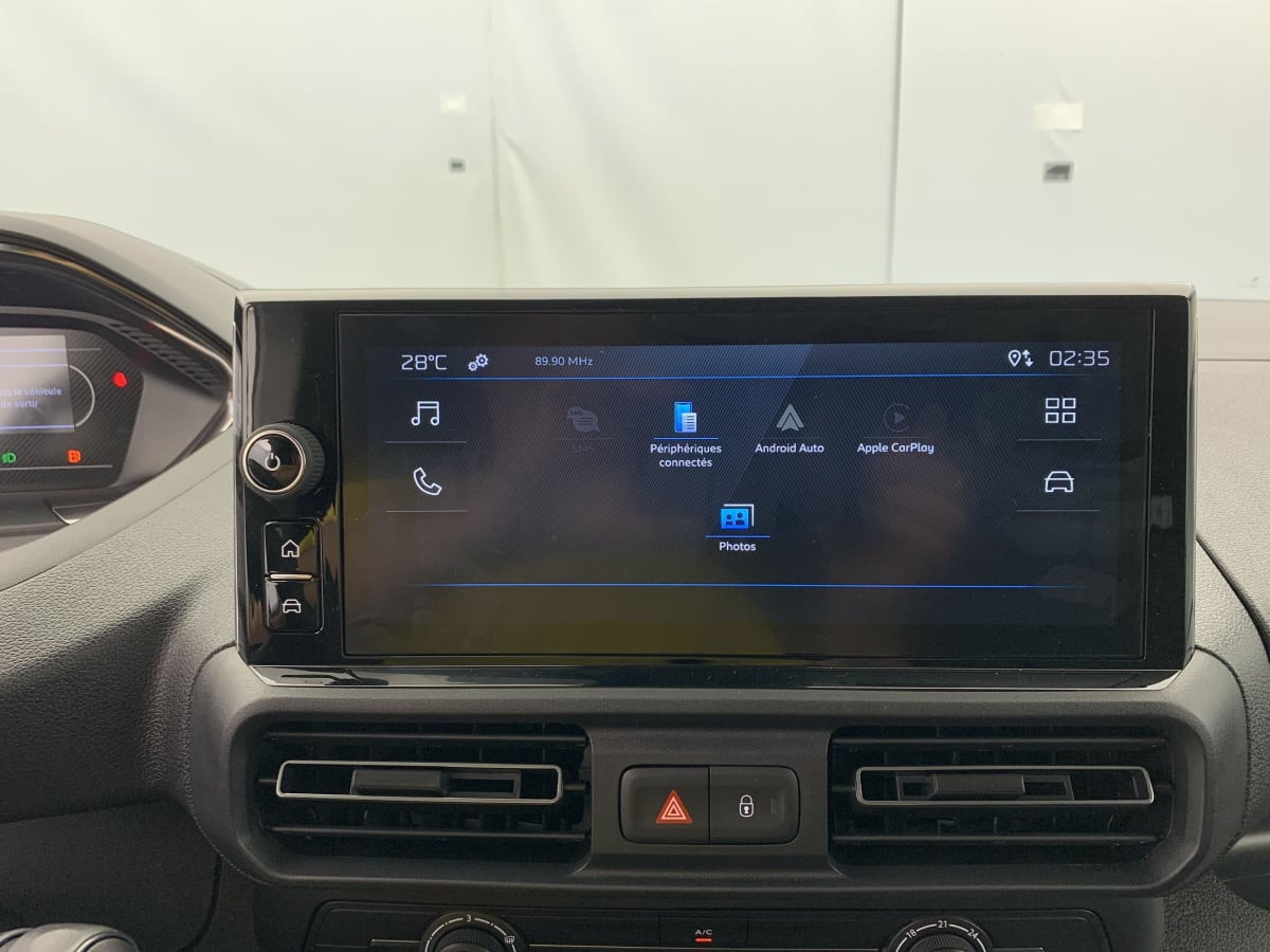 Vente en ligne Peugeot Partner Fourgon PARTNER FGN DIESEL 100 CH M MANUELLE au prix de 21 400 €