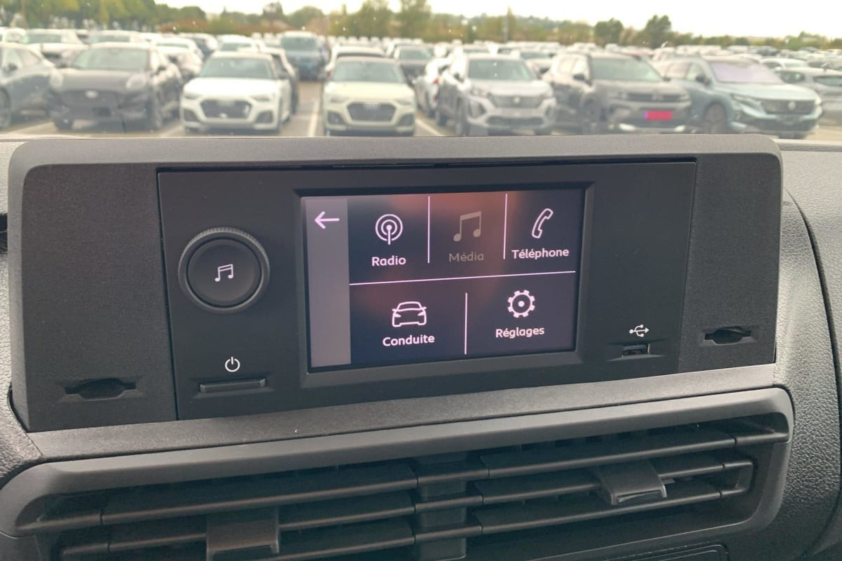 Vente en ligne Citroën Jumpy Fourgon DIESEL 180 CH M AUTOMAT au prix de 34 370 €