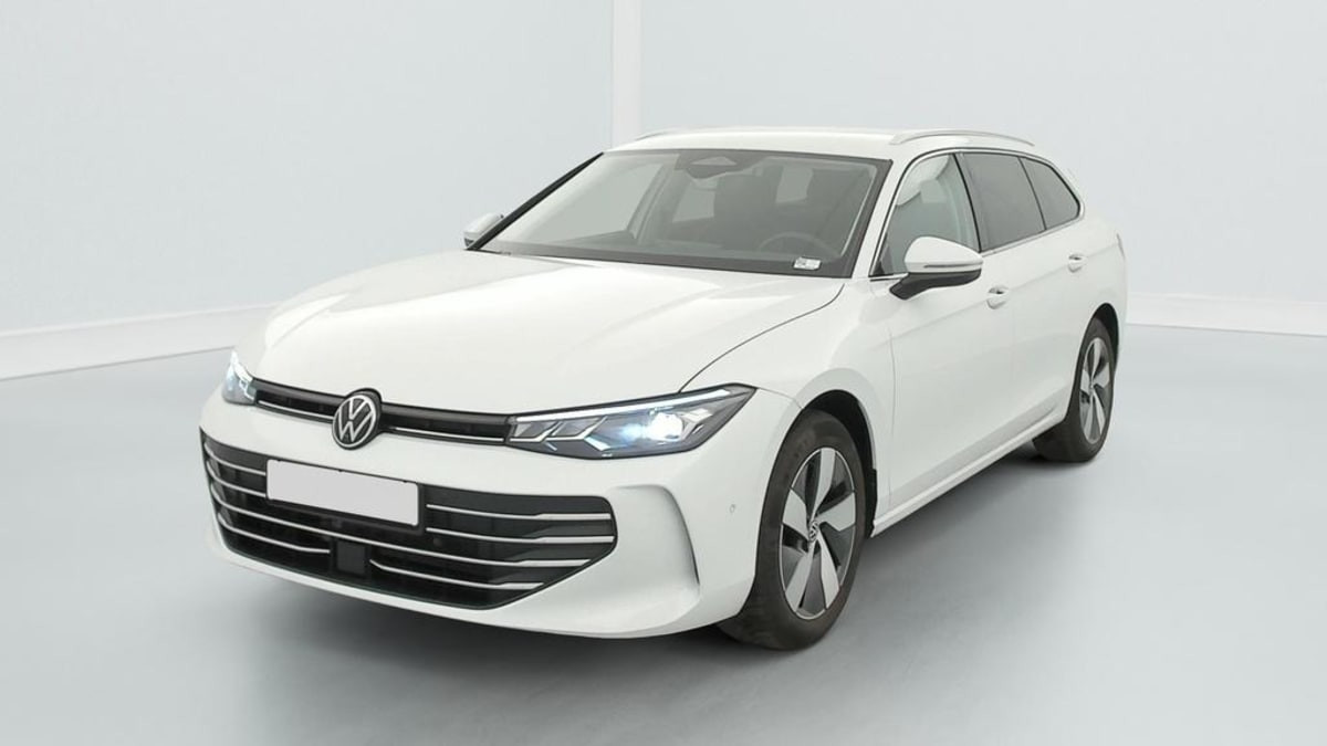 Volkswagen Passat 1.5 eTSI OPF 150 DSG7 Life Plus occasion de 2026 en vente à Rennes