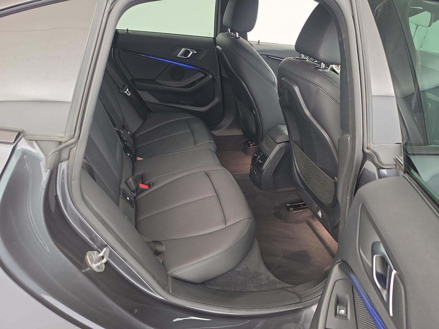 Vente en ligne Bmw Série 2 Gran Coupé 218dA 150ch M Sport BVA8 Suréquipée au prix de 24 990 €