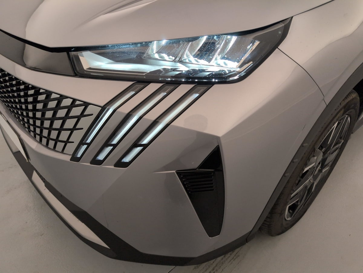 Vente en ligne Peugeot 3008 Hybrid 145 e-DCS6 Allure au prix de 27 070 €