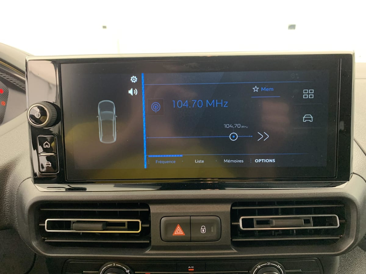 Vente en ligne Peugeot Partner Fourgon PARTNER FGN DIESEL 100 CH M MANUELLE au prix de 21 400 €