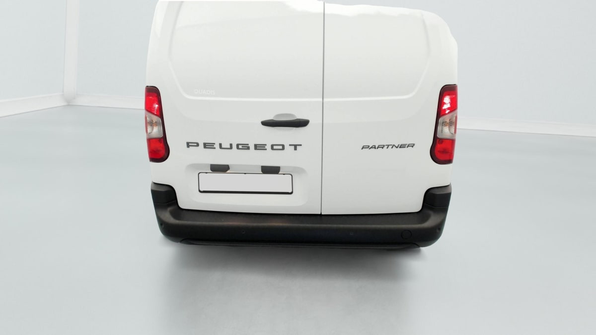 Vente en ligne Peugeot Partner Fourgon PARTNER FGN DIESEL 100 CH M MANUELLE au prix de 21 400 €