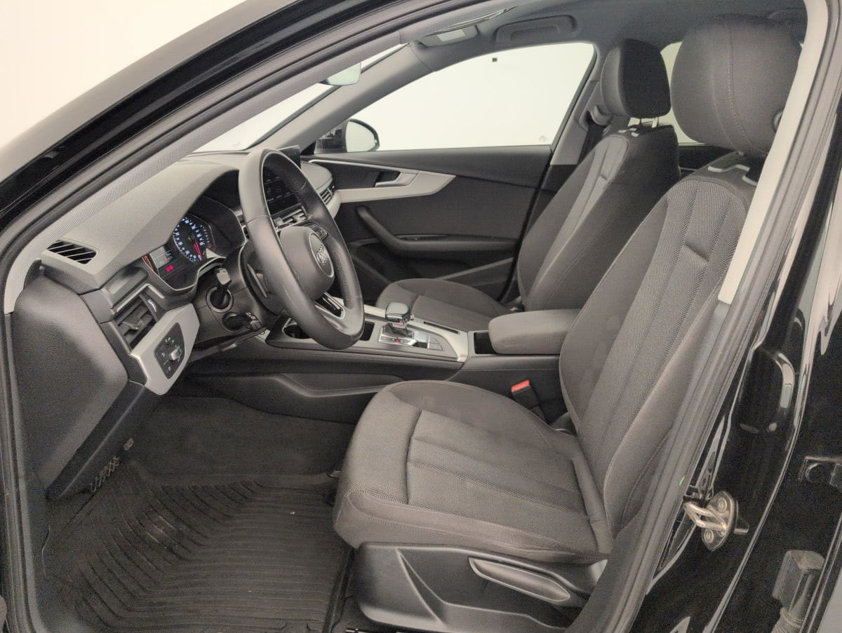Vente en ligne Audi A4 Avant 35 TFSI 150 S tronic 7 Design au prix de 22 330 €