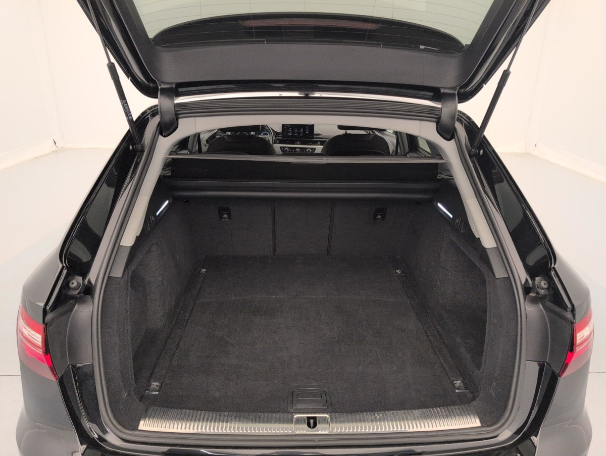 Vente en ligne Audi A4 Avant 35 TFSI 150 S tronic 7 Design au prix de 22 330 €