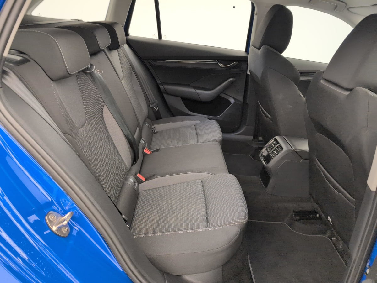 Vente en ligne Skoda Octavia Combi 1.4 TSI PHEV iV 204 ch DSG6e Ambition au prix de 22 330 €