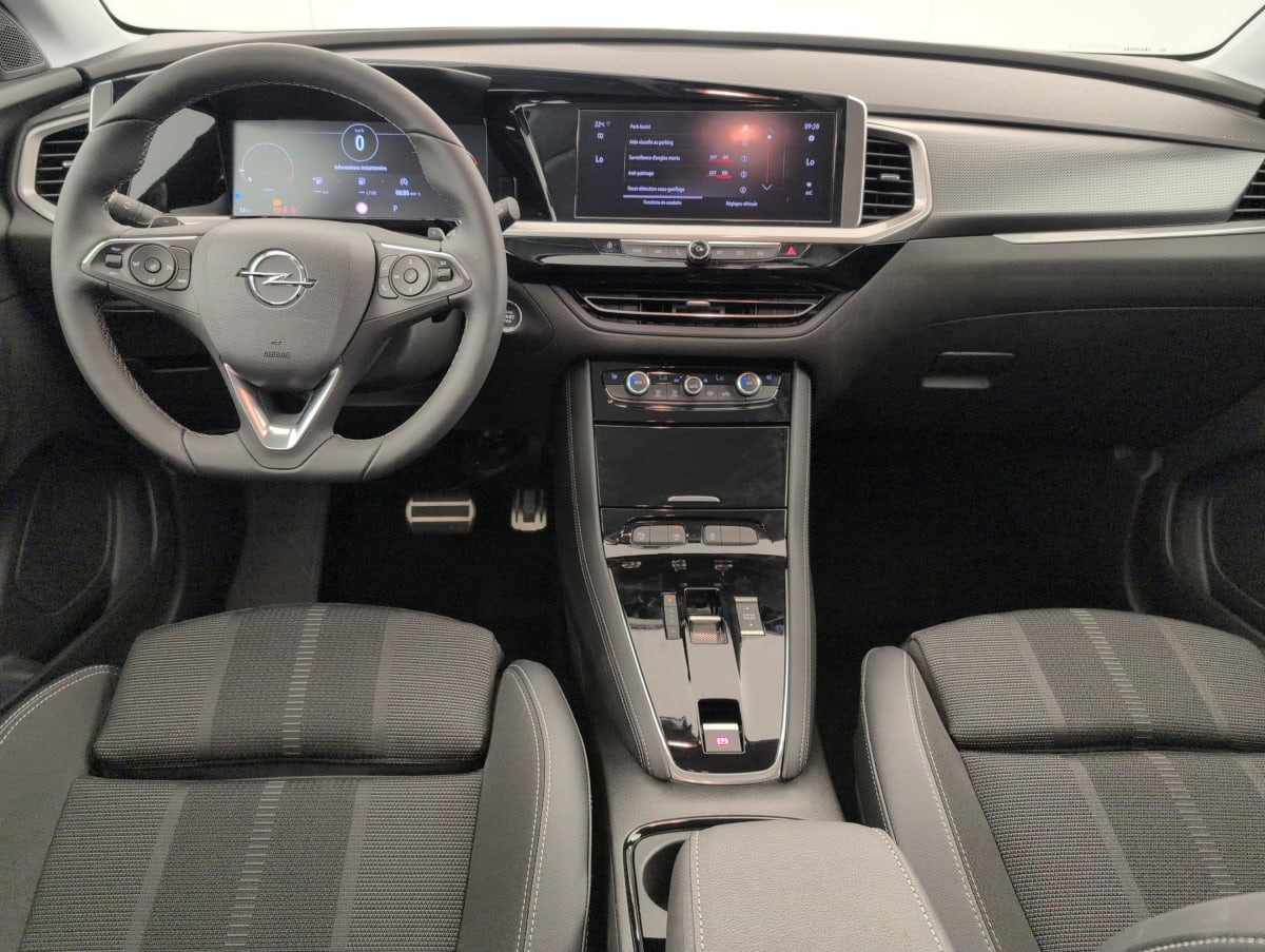 Vente en ligne Opel Grandland X 1.2 Turbo 130 ch BVA8 Elegance Business au prix de 21 100 €