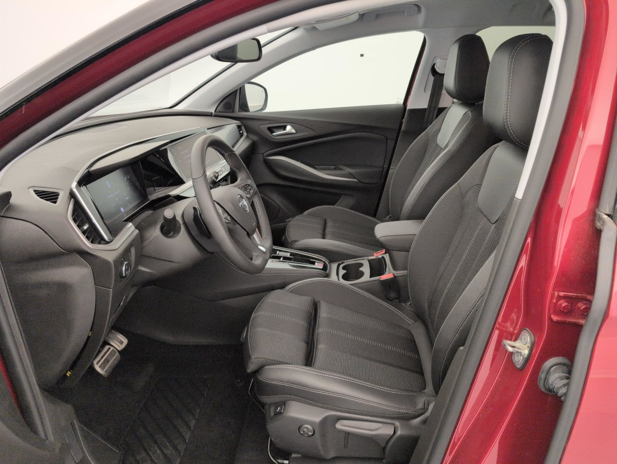 Vente en ligne Opel Grandland X 1.2 Turbo 130 ch BVA8 Elegance Business au prix de 21 100 €