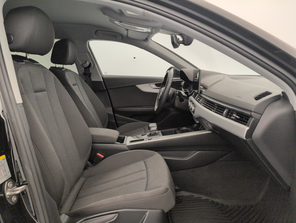 Vente en ligne Audi A4 Avant 35 TFSI 150 S tronic 7 Design au prix de 22 330 €