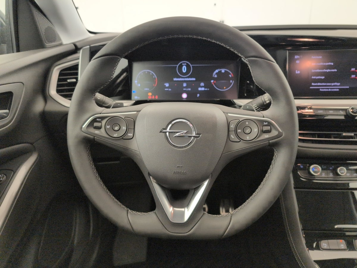 Vente en ligne Opel Grandland X 1.2 Turbo 130 ch BVA8 Elegance Business au prix de 21 100 €