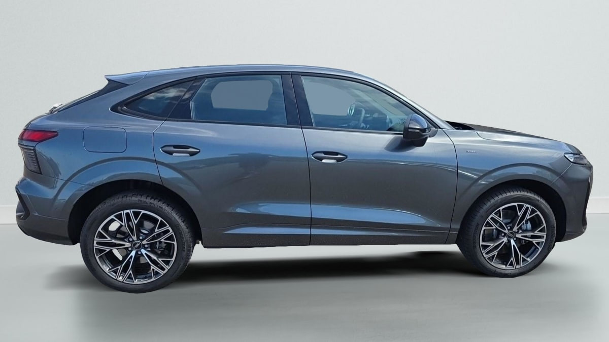 Vente en ligne Audi Q3 Sportback E-HYBRID 272 CH S TRONIC 6 S LINE au prix de 57 150 €