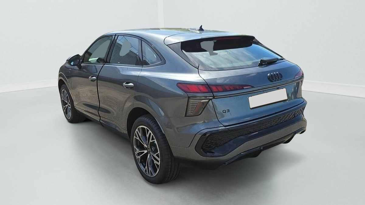 Vente en ligne Audi Q3 Sportback E-HYBRID 272 CH S TRONIC 6 S LINE au prix de 57 150 €