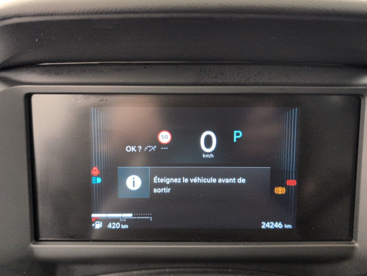 Vente en ligne Citroën C4 Hybride 145 ch e-DCS6 Plus au prix de 18 830 €