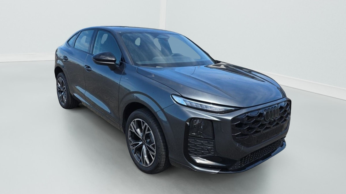 Vente en ligne Audi Q3 Sportback E-HYBRID 272 CH S TRONIC 6 S LINE au prix de 57 150 €