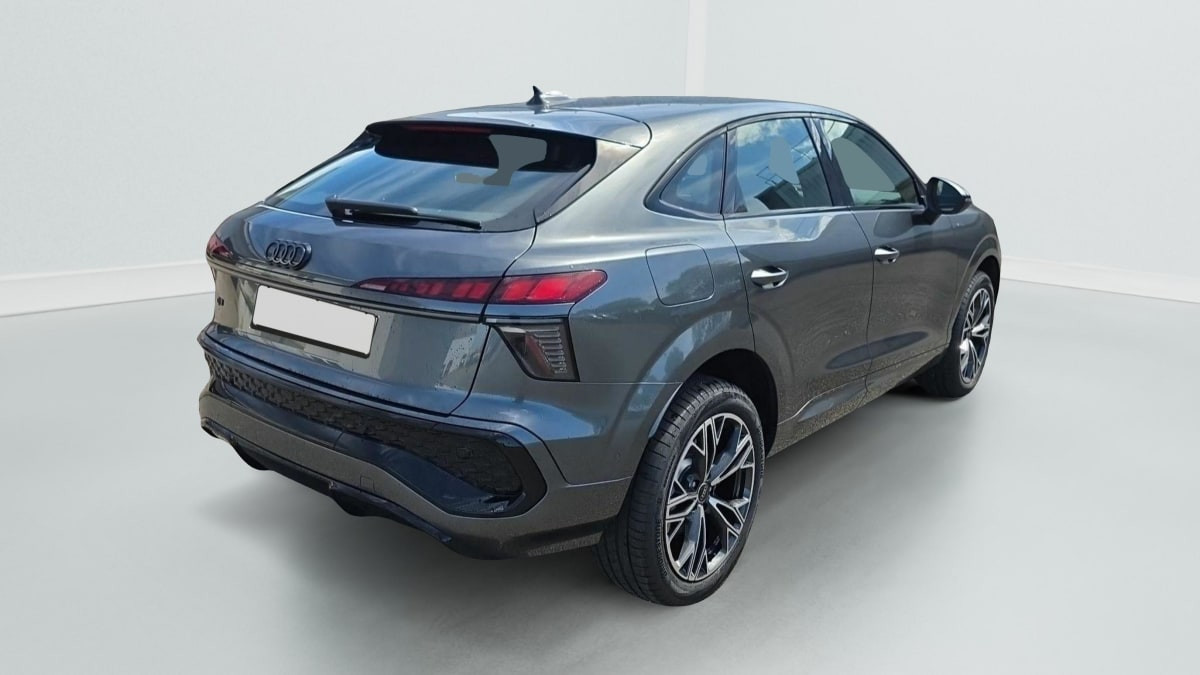 Vente en ligne Audi Q3 Sportback E-HYBRID 272 CH S TRONIC 6 S LINE au prix de 57 150 €