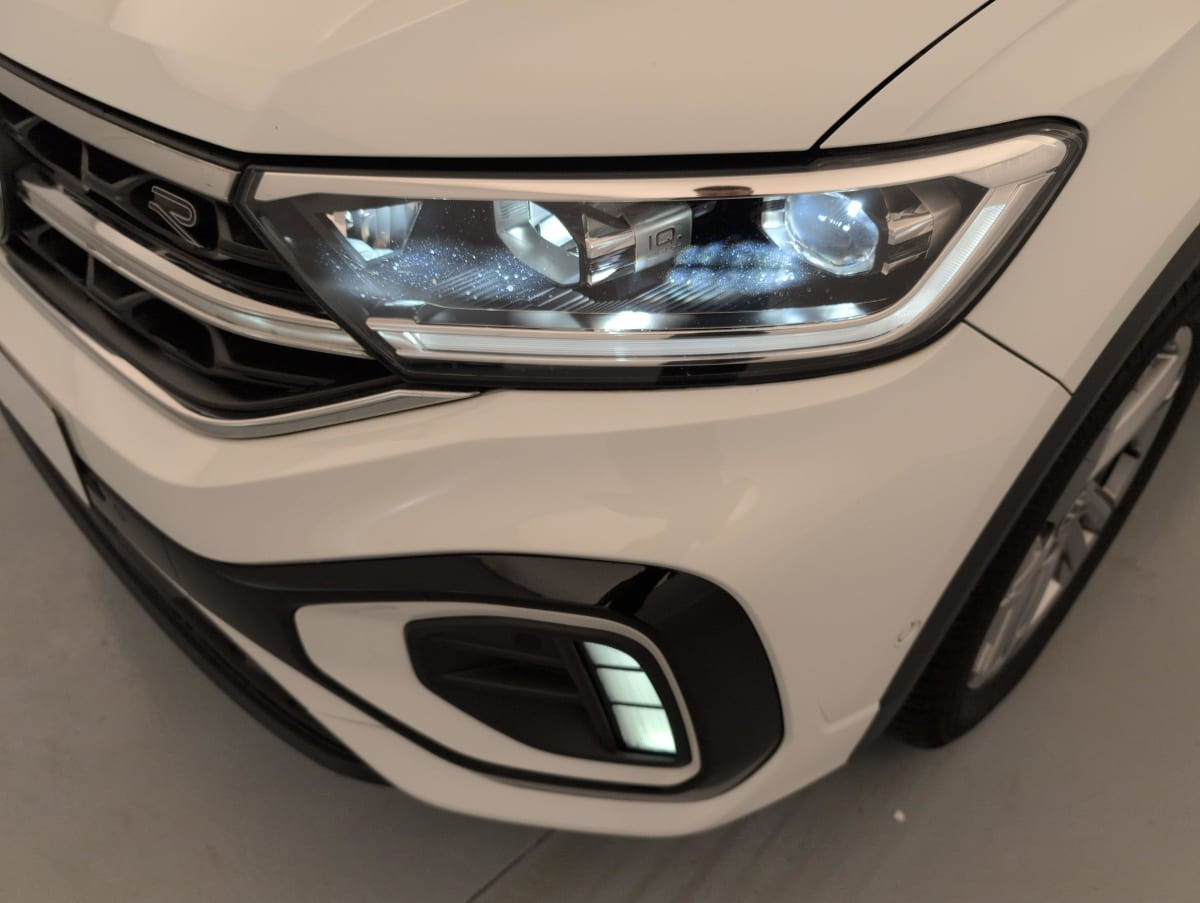 Vente en ligne Volkswagen T-Roc Cabriolet 1.5 TSI EVO 150 START STOP DSG7 R-LINE au prix de 28 510 €