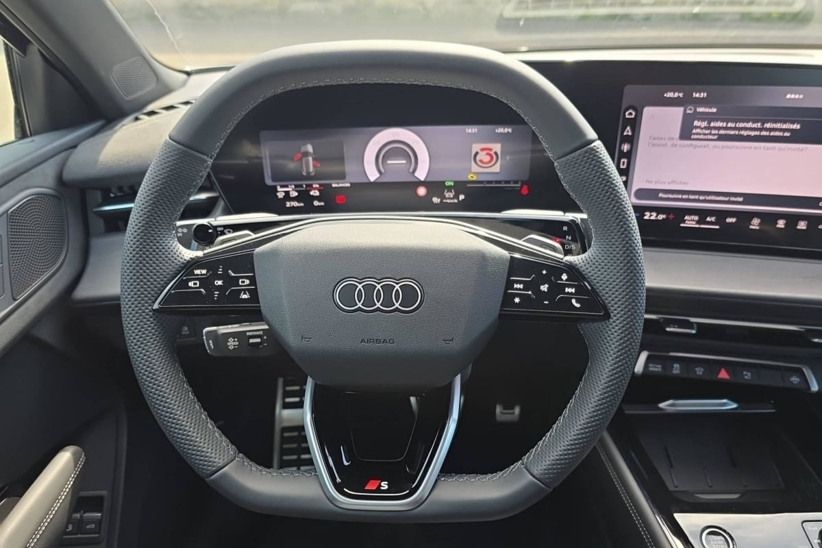 Vente en ligne Audi Q3 Sportback E-HYBRID 272 CH S TRONIC 6 S LINE au prix de 57 150 €