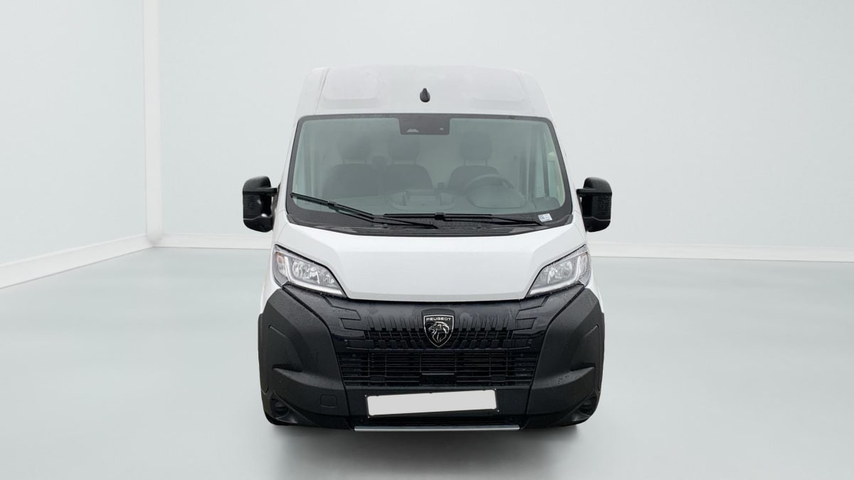 Vente en ligne Peugeot Boxer Fourgon BOXER FGN DIESEL 140 CH L2H2 3.3 T MANUELLE ACTIVE au prix de 28 940 €