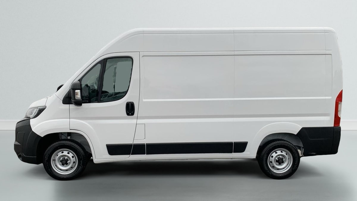 Vente en ligne Peugeot Boxer Fourgon BOXER FGN DIESEL 140 CH L2H2 3.3 T MANUELLE ACTIVE au prix de 28 940 €