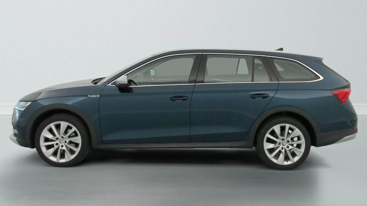 Vente en ligne Skoda Octavia Combi 2.0 TDI 150 CH DSG7 4X4 SCOUT au prix de 27 480 €