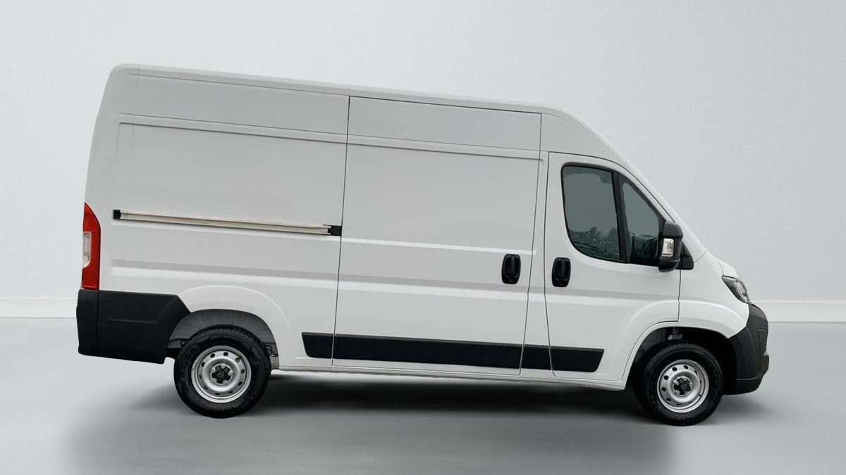 Vente en ligne Peugeot Boxer Fourgon BOXER FGN DIESEL 140 CH L2H2 3.3 T MANUELLE ACTIVE au prix de 28 940 €