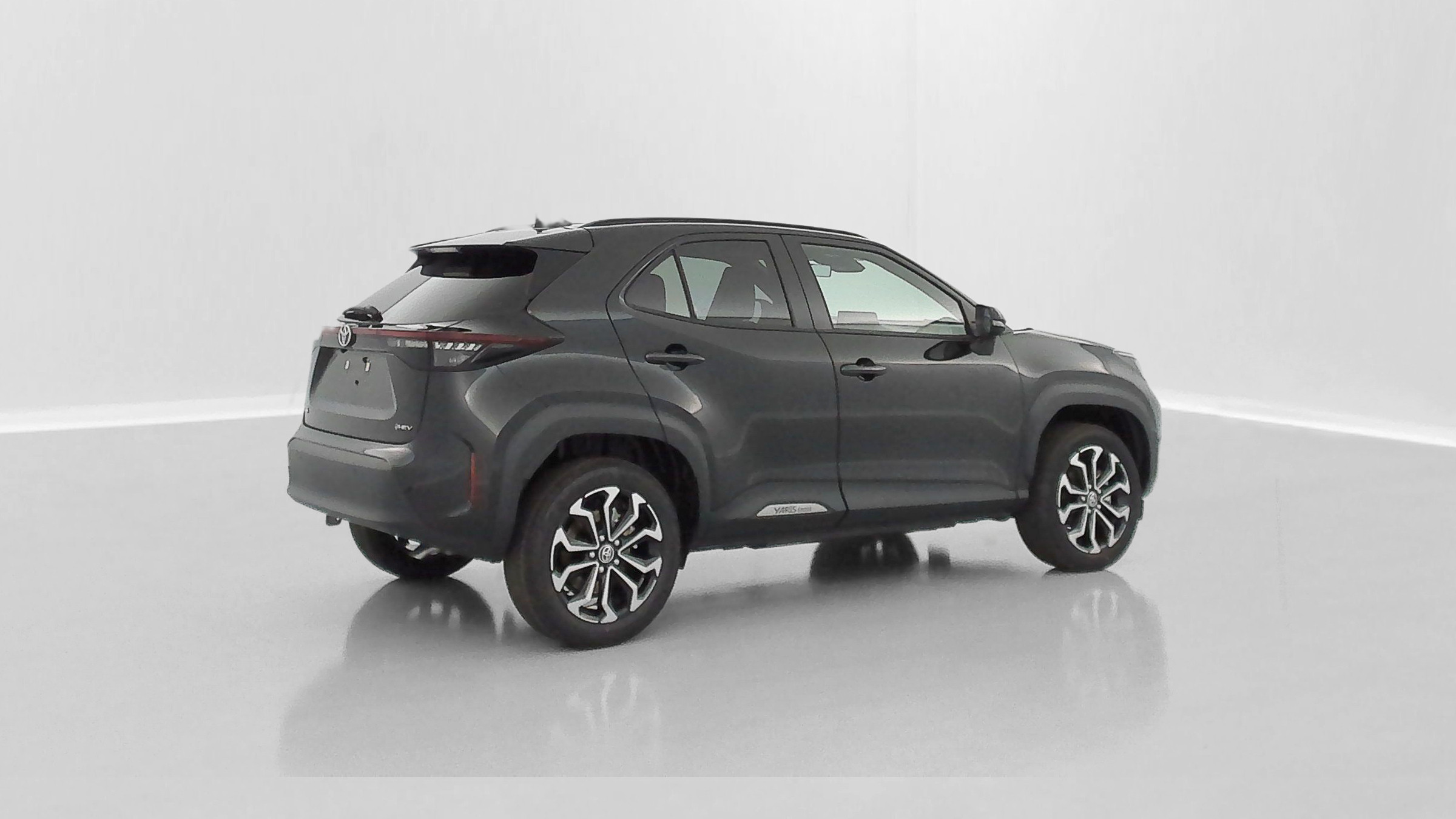 Vente en ligne Toyota Yaris Cross YARIS CROSS 1.5 Hybride 130h Design e-CVT au prix de 28 900 €