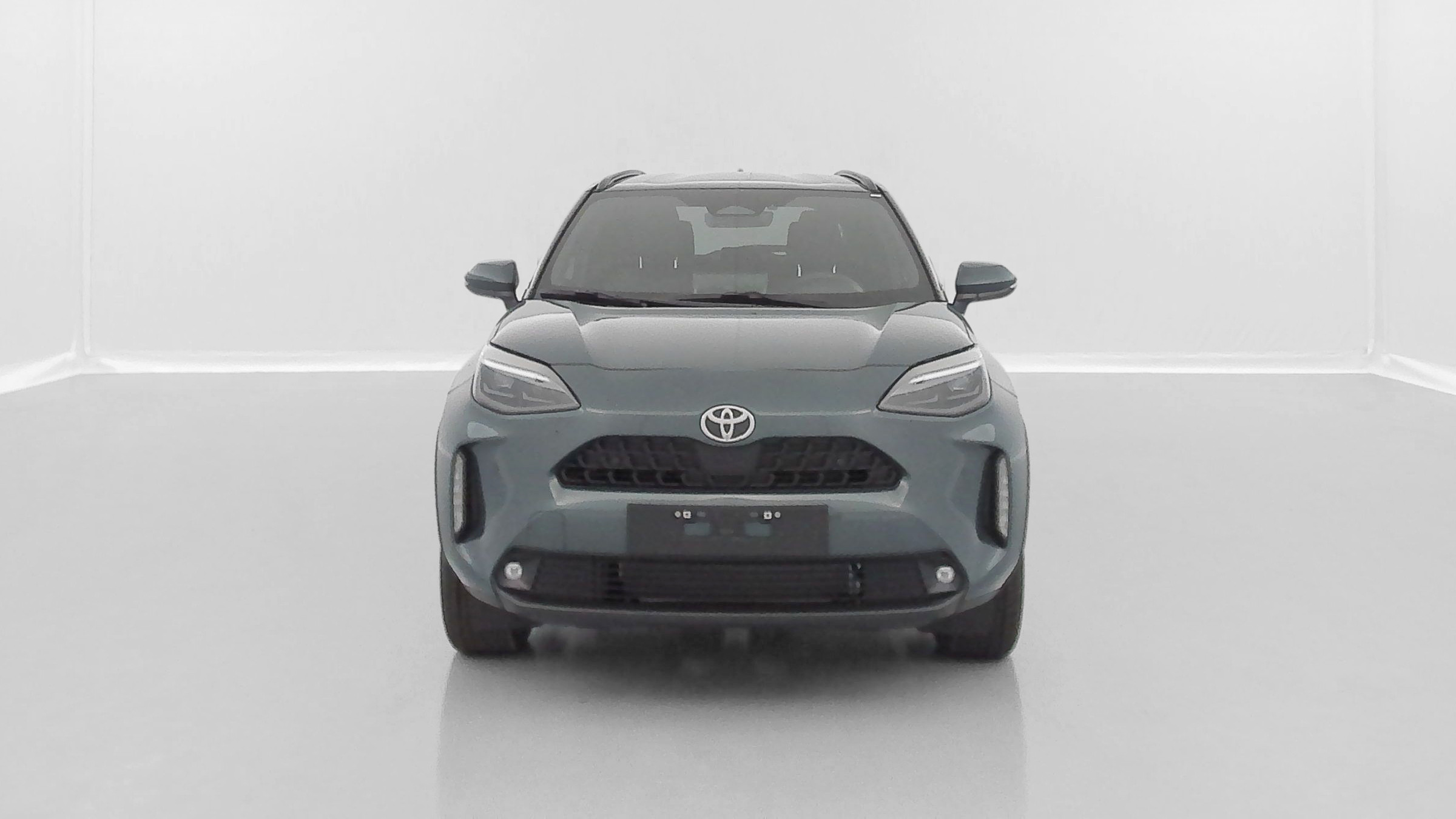 Vente en ligne Toyota Yaris Cross YARIS CROSS 1.5 Hybride 130h Design e-CVT au prix de 28 900 €