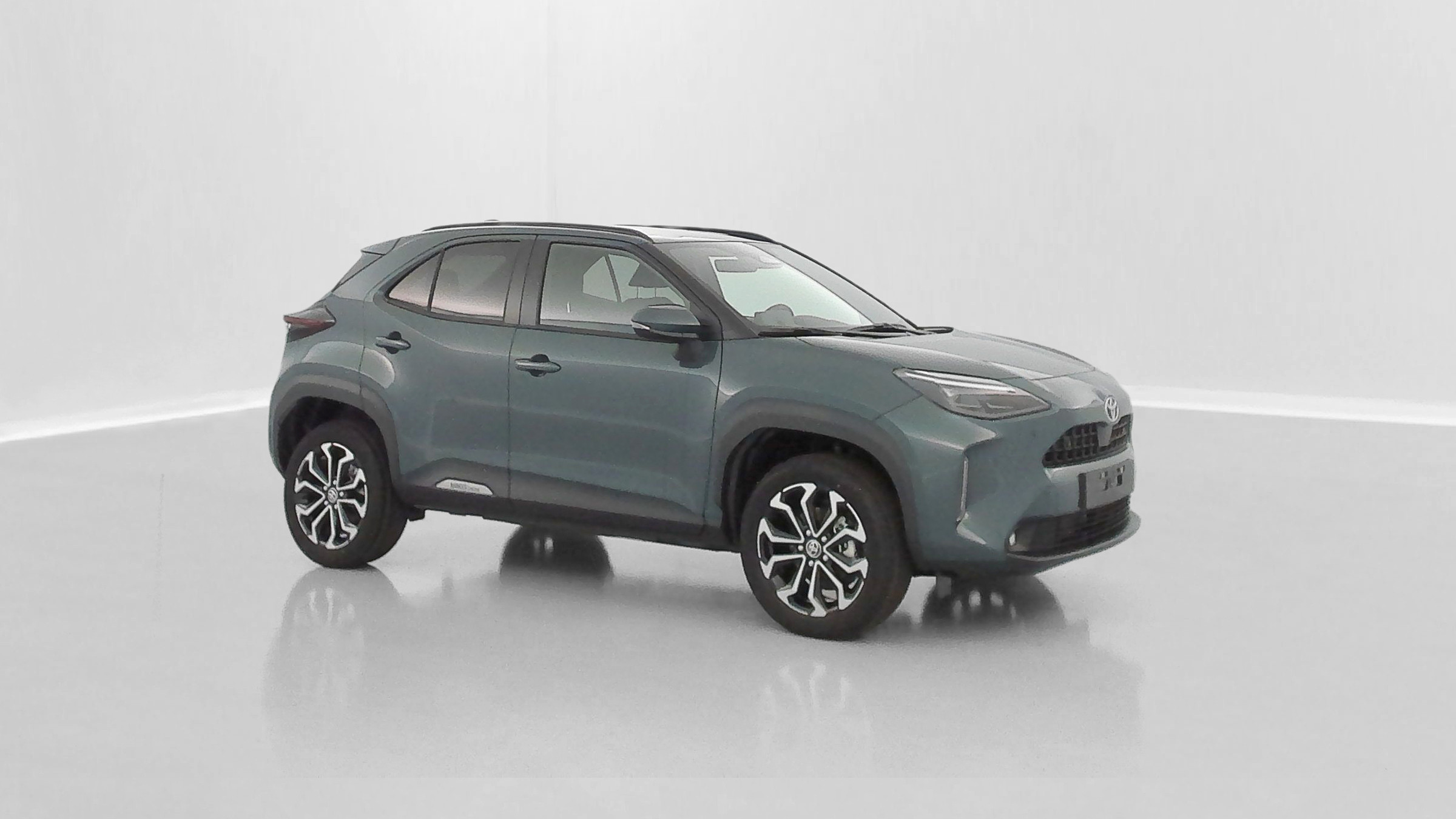 Vente en ligne Toyota Yaris Cross YARIS CROSS 1.5 Hybride 130h Design e-CVT au prix de 28 900 €