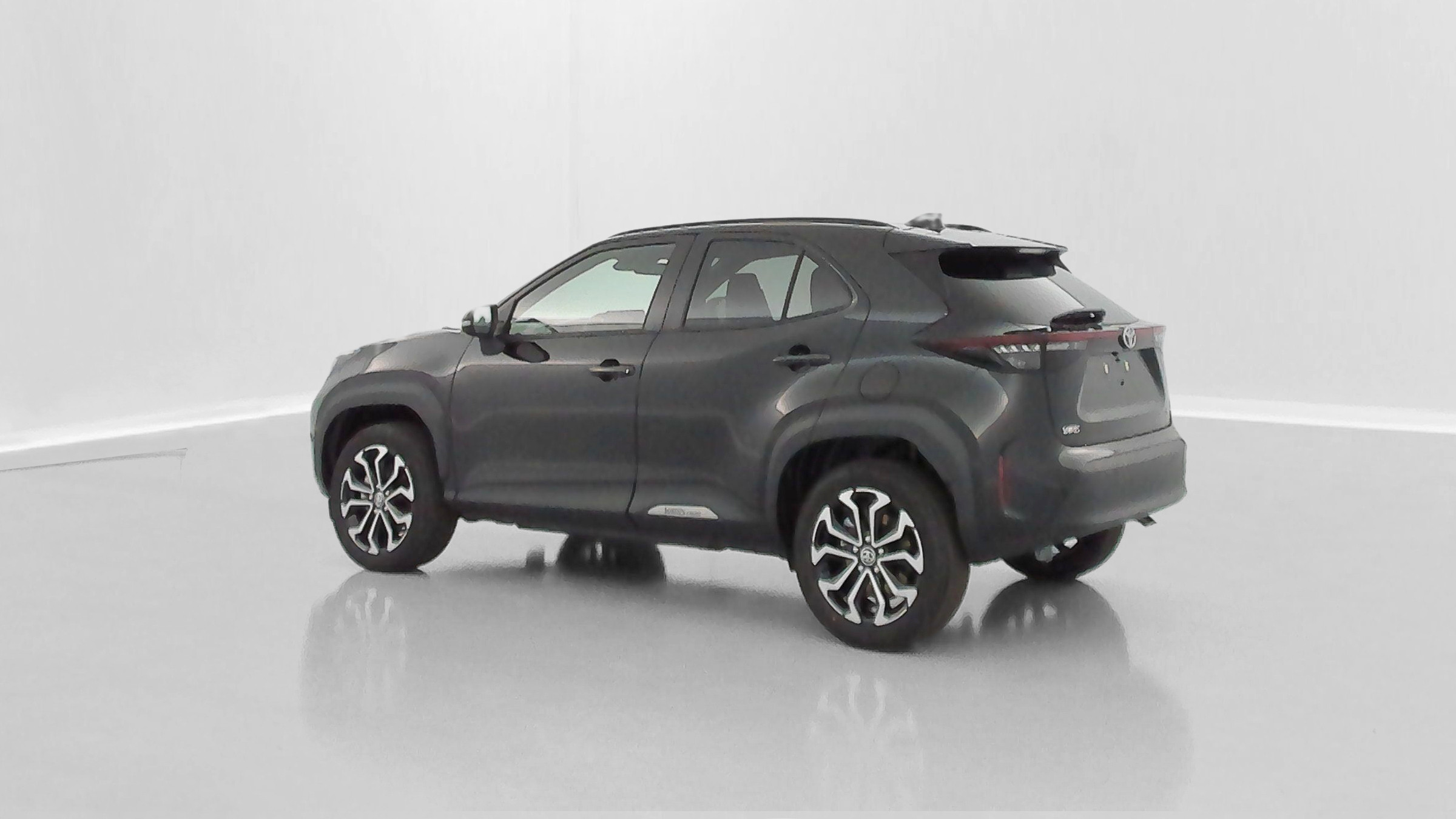 Vente en ligne Toyota Yaris Cross YARIS CROSS 1.5 Hybride 130h Design e-CVT au prix de 28 900 €