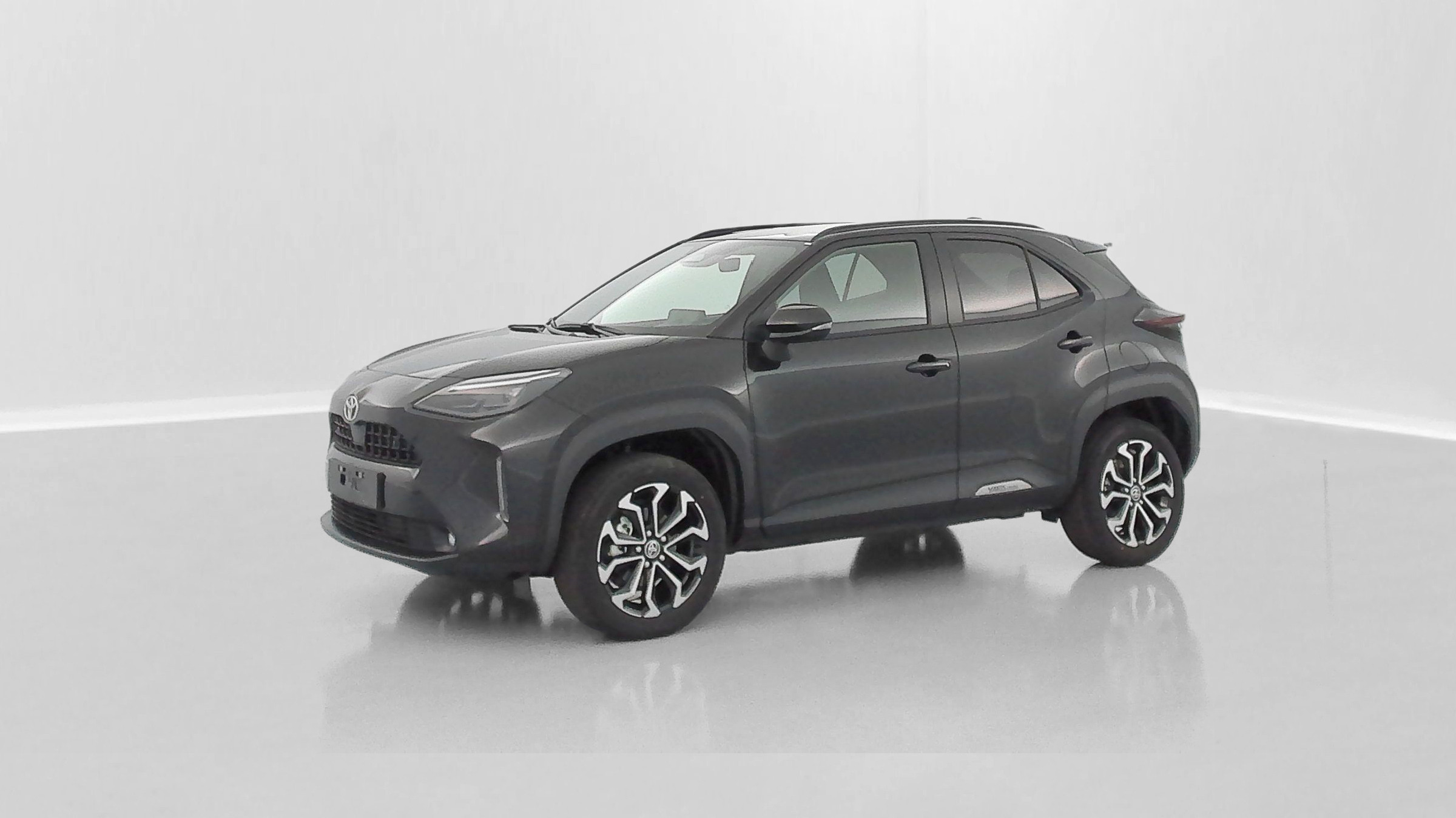 Vente en ligne Toyota Yaris Cross YARIS CROSS 1.5 Hybride 130h Design e-CVT au prix de 28 900 €