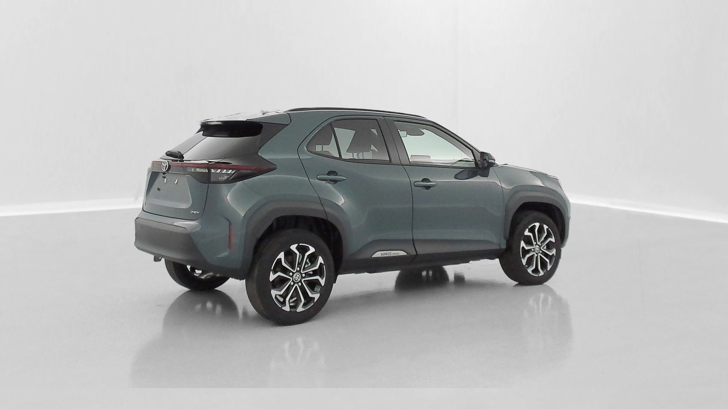 Vente en ligne Toyota Yaris Cross YARIS CROSS 1.5 Hybride 130h Design e-CVT au prix de 28 900 €