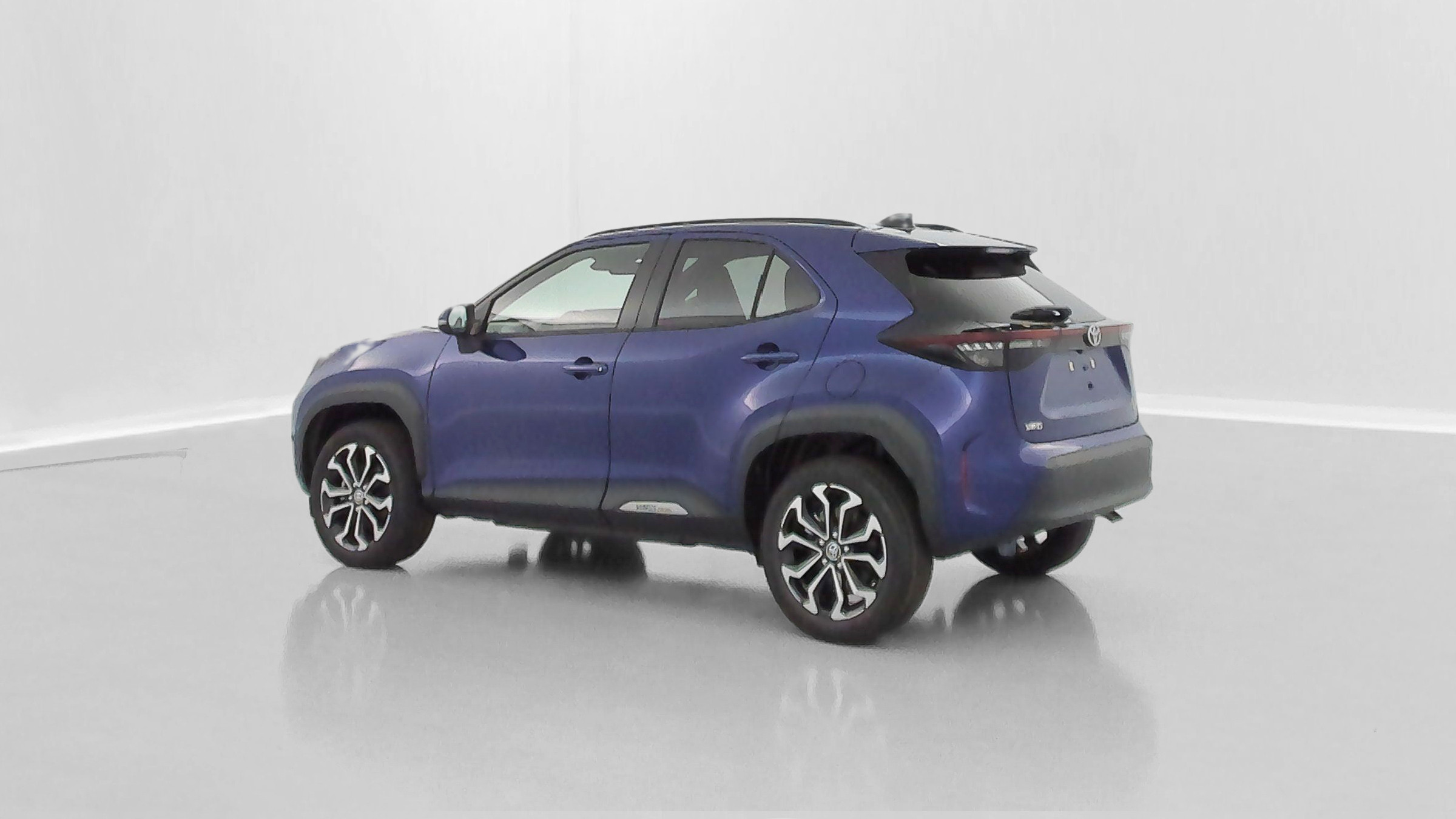Vente en ligne Toyota Yaris Cross YARIS CROSS 1.5 Hybride 130h Design e-CVT au prix de 28 900 €