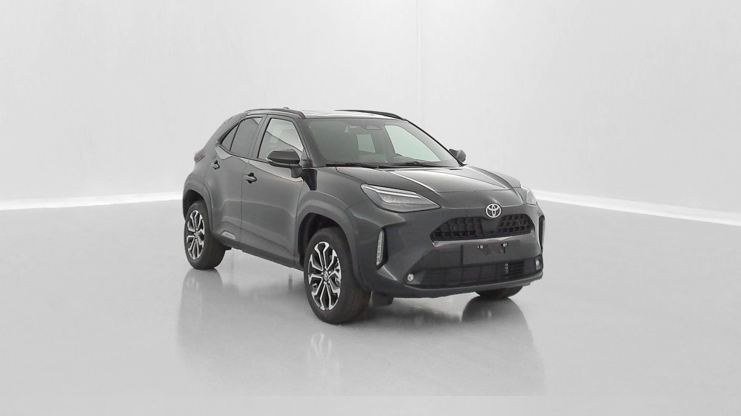 Vente en ligne Toyota Yaris Cross YARIS CROSS 1.5 Hybride 130h Design e-CVT au prix de 28 900 €