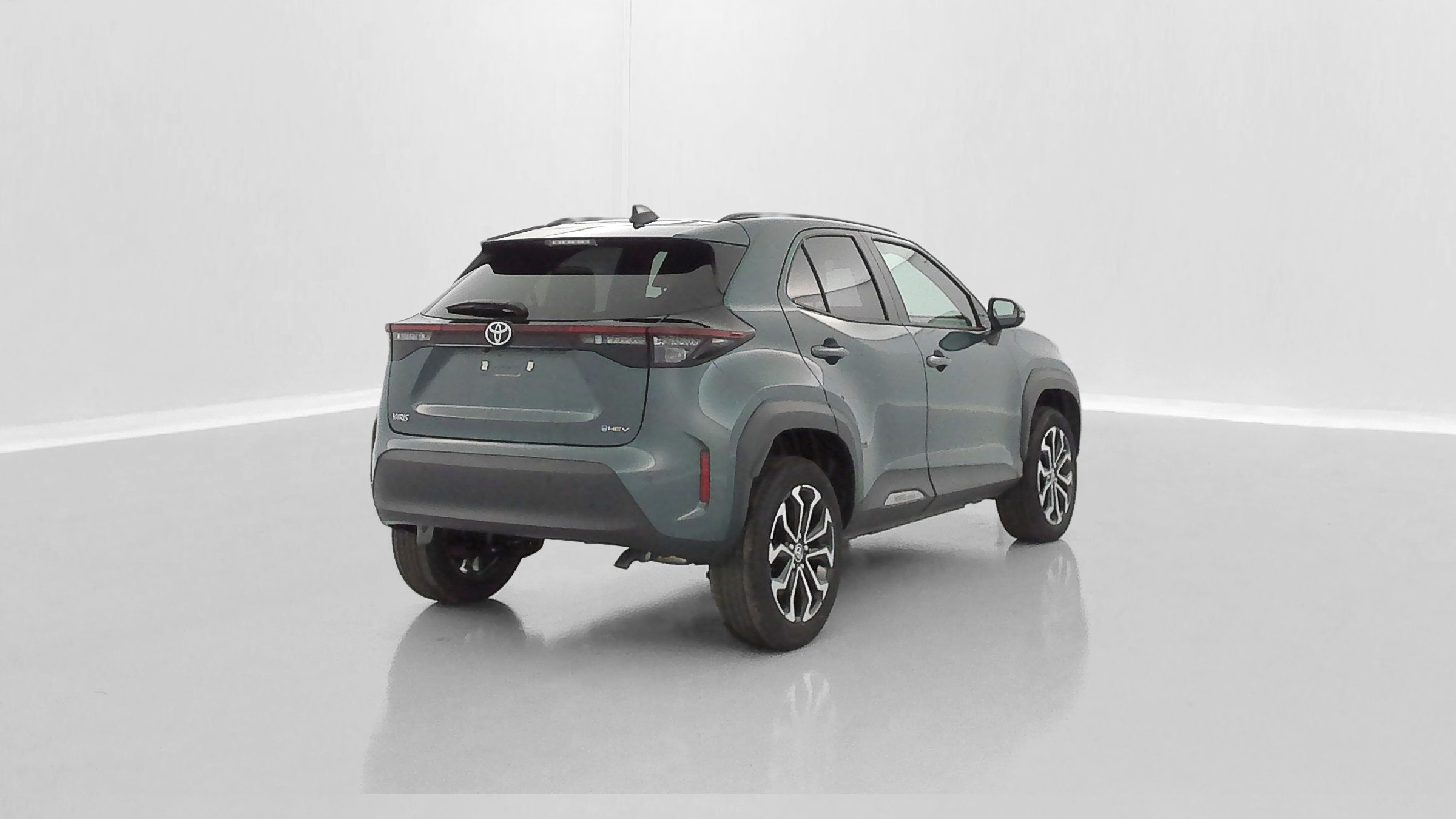 Vente en ligne Toyota Yaris Cross YARIS CROSS 1.5 Hybride 130h Design e-CVT au prix de 28 900 €