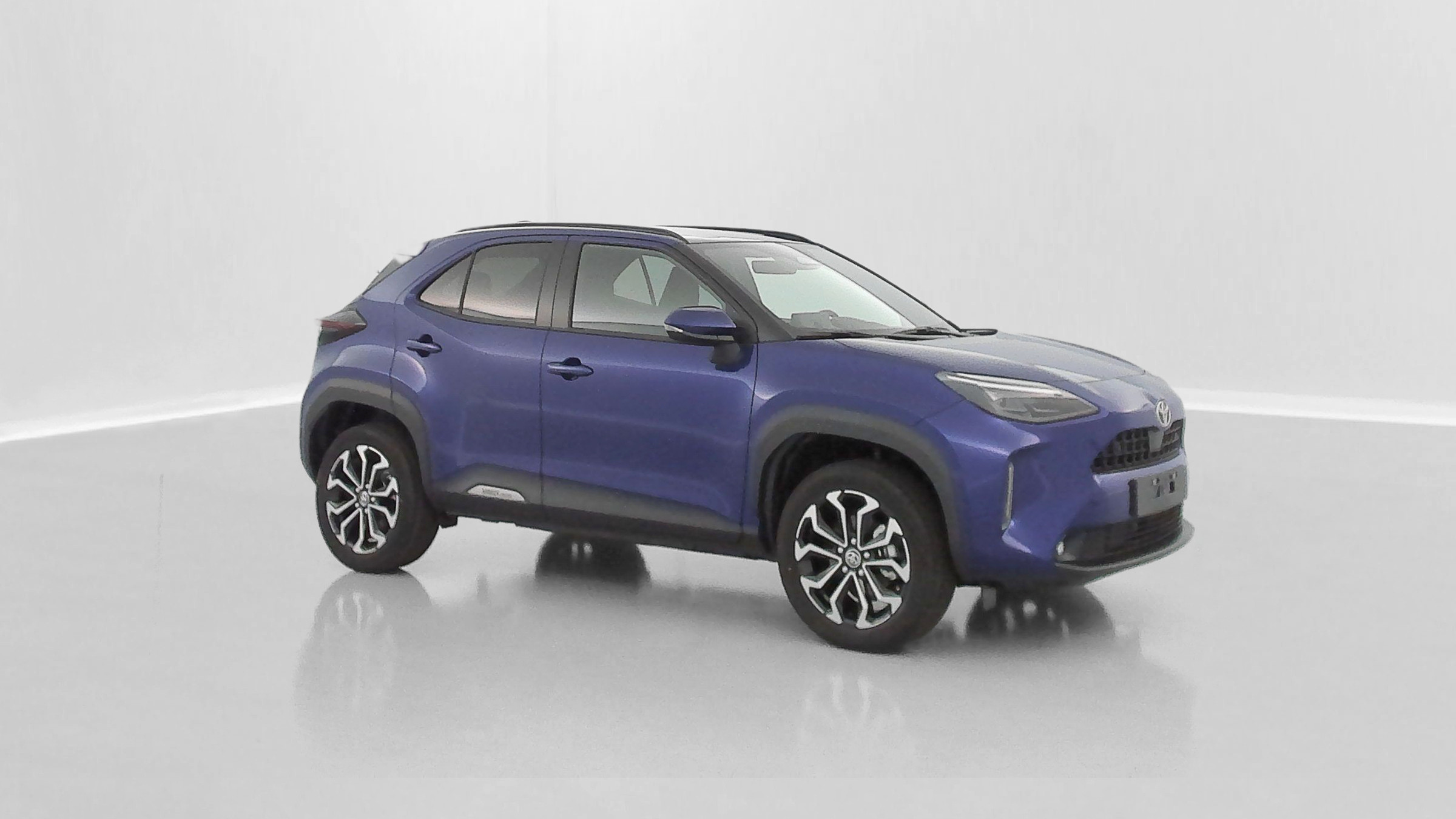 Vente en ligne Toyota Yaris Cross YARIS CROSS 1.5 Hybride 130h Design e-CVT au prix de 28 900 €