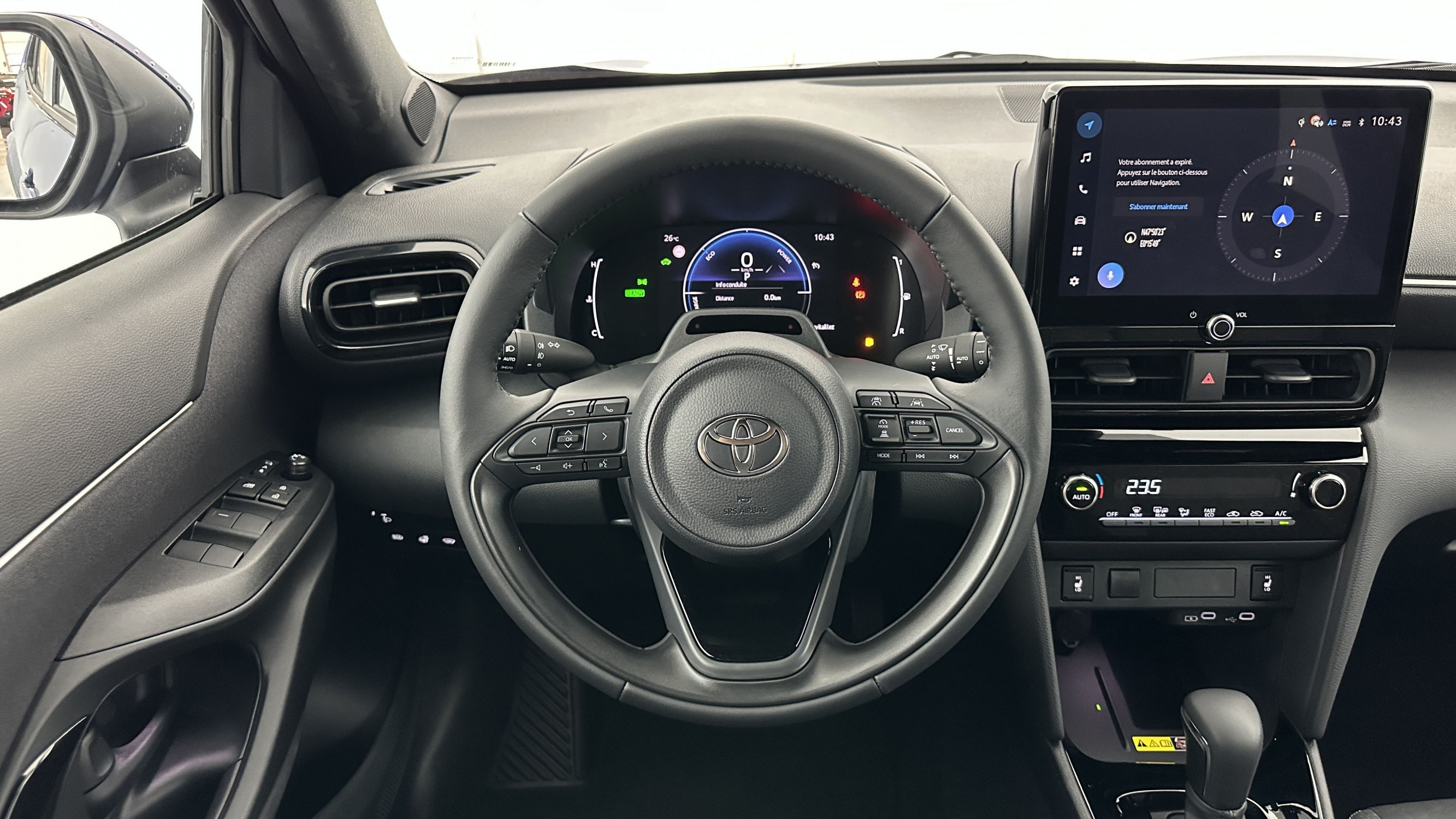 Vente en ligne Toyota Yaris Cross YARIS CROSS 1.5 Hybride 130h Design e-CVT au prix de 28 900 €