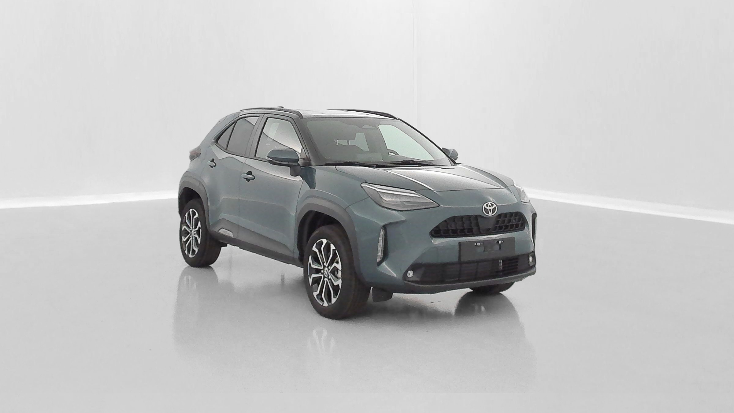 Vente en ligne Toyota Yaris Cross YARIS CROSS 1.5 Hybride 130h Design e-CVT au prix de 28 900 €
